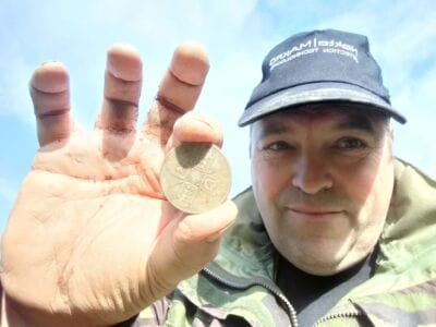 Anfibio seeks out the silver