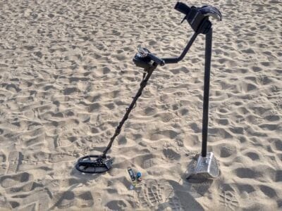 Beach metal detecting with Kruzer