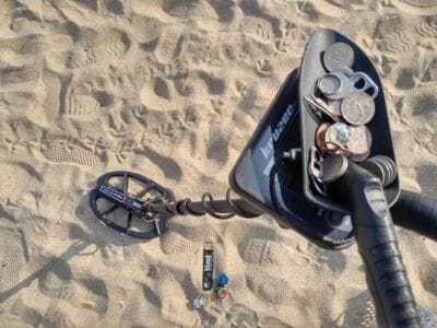 Beach metal detecting with Kruzer