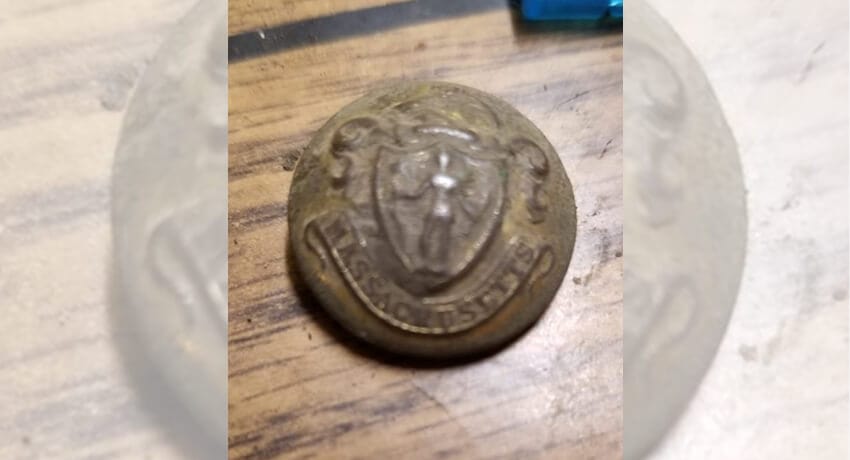 Civil war Massachusetts Militia button