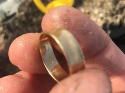 14k gold ring pulled