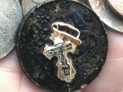 585 (14k) pendant + coins