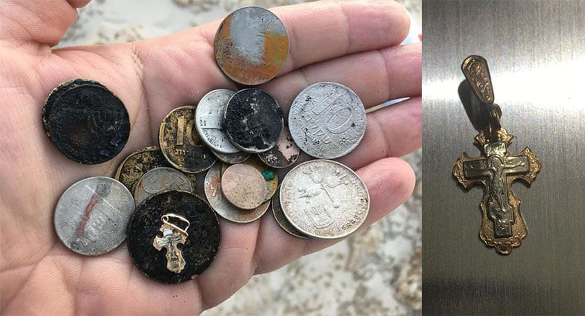 585 (14K) Pendant + Coins