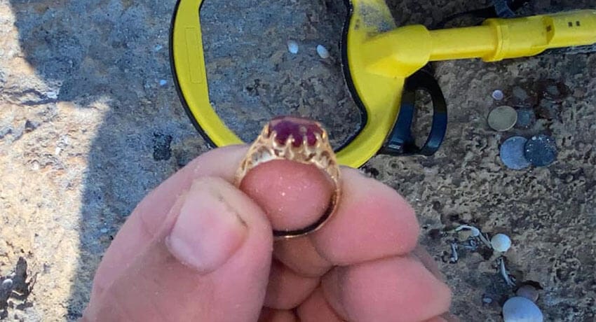 Red ruby stone gold ring
