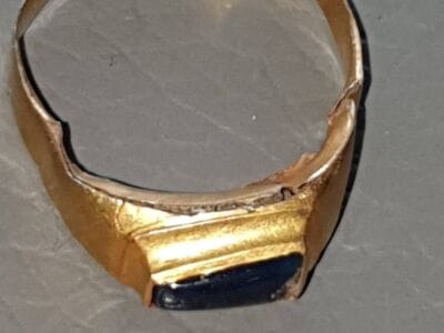 This Medieval Gold And Sapphire Ring - 4
