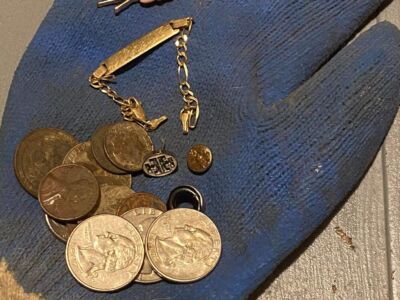 A Playground Had A 14K Kids Bracelet - 2