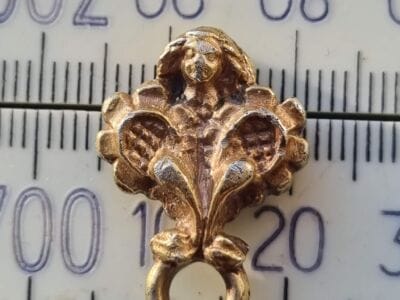 A Silver Gilt Tudor Century 1500 Pendant - 3
