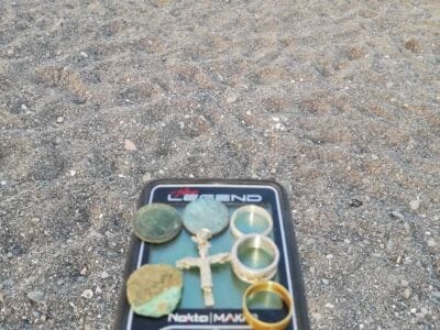 The Legend Detector On The Beach - 1