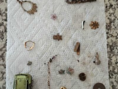 California Treasure Hunt: Gold Pendant, Silver Ring, and More - 11